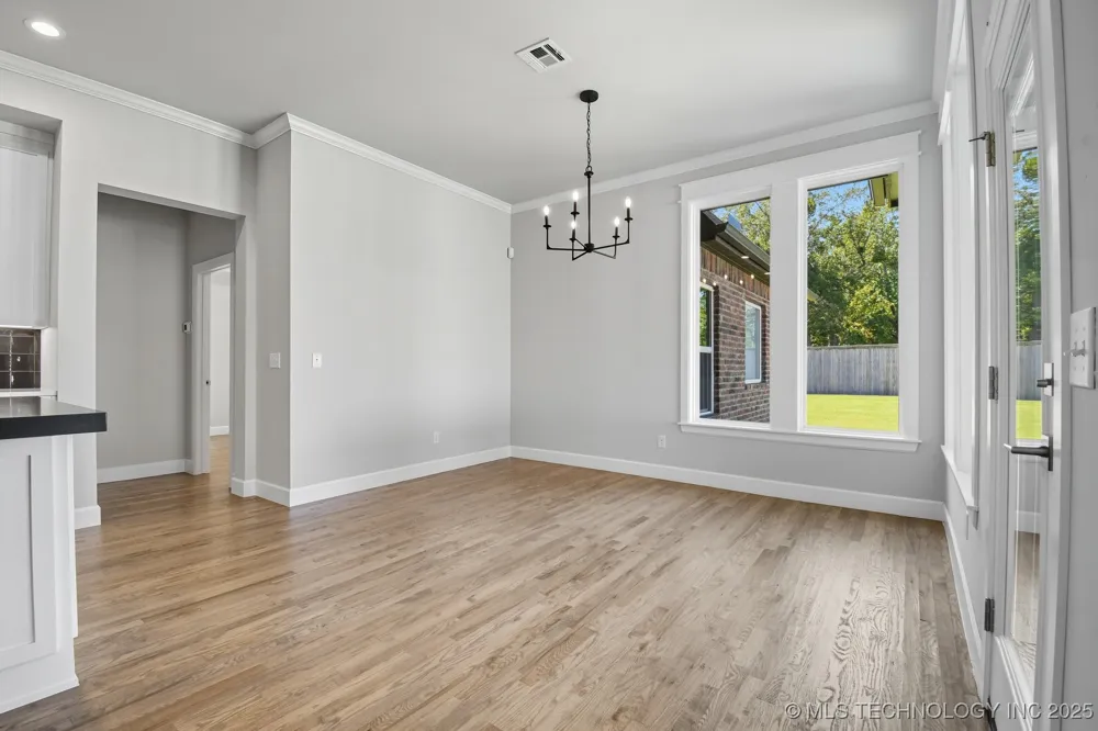 11212 S Fir Avenue W Jenks, OK 74037