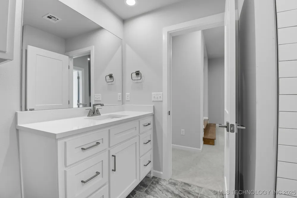 11212 S Fir Avenue W Jenks, OK 74037