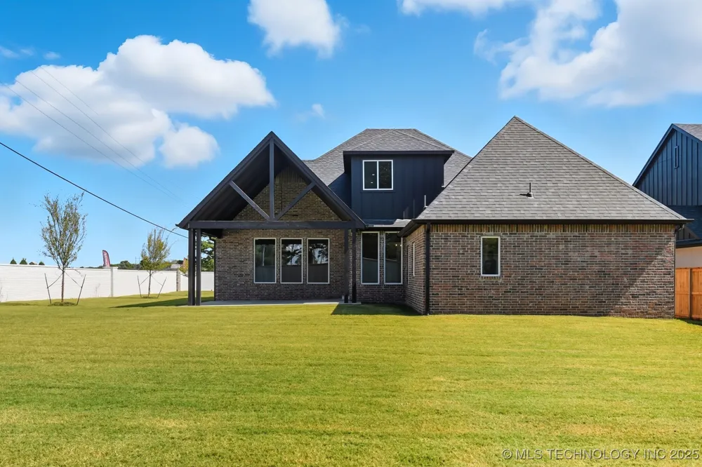 11212 S Fir Avenue W Jenks, OK 74037