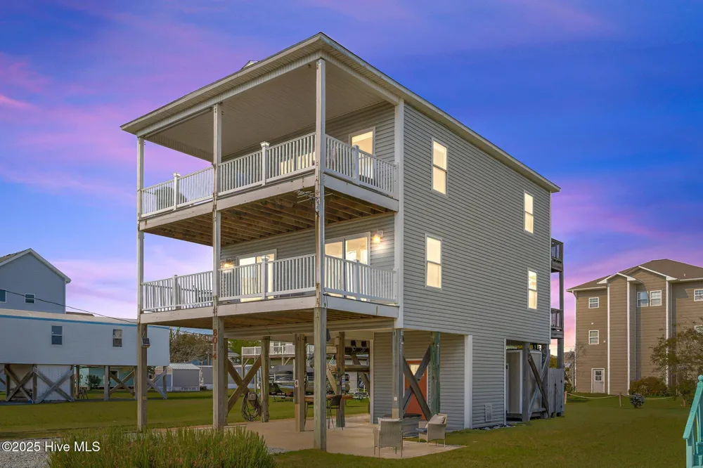 8014 8th Street Surf City, NC 28445