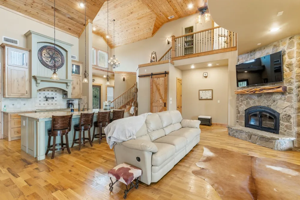 735 Gresham Lane Jacksboro, TX 76458