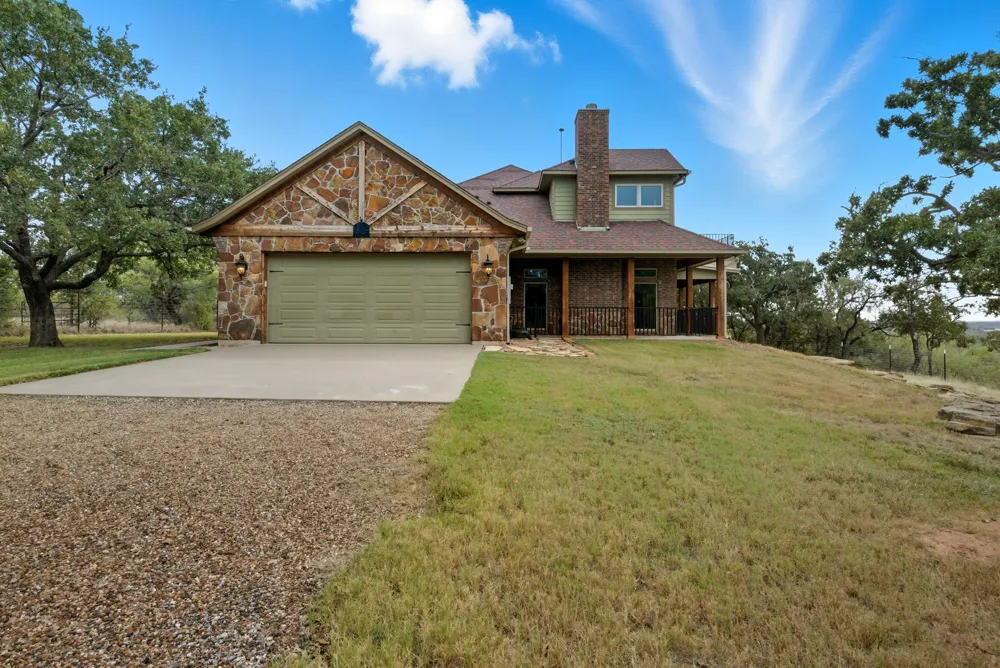 735 Gresham Lane Jacksboro, TX 76458