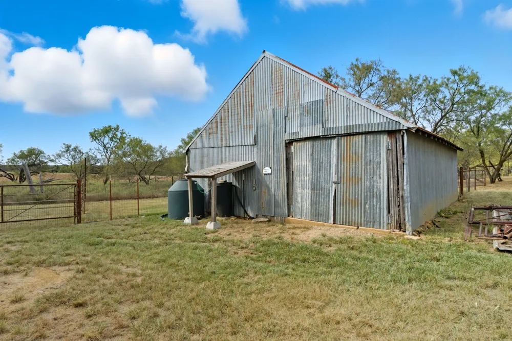 735 Gresham Lane Jacksboro, TX 76458