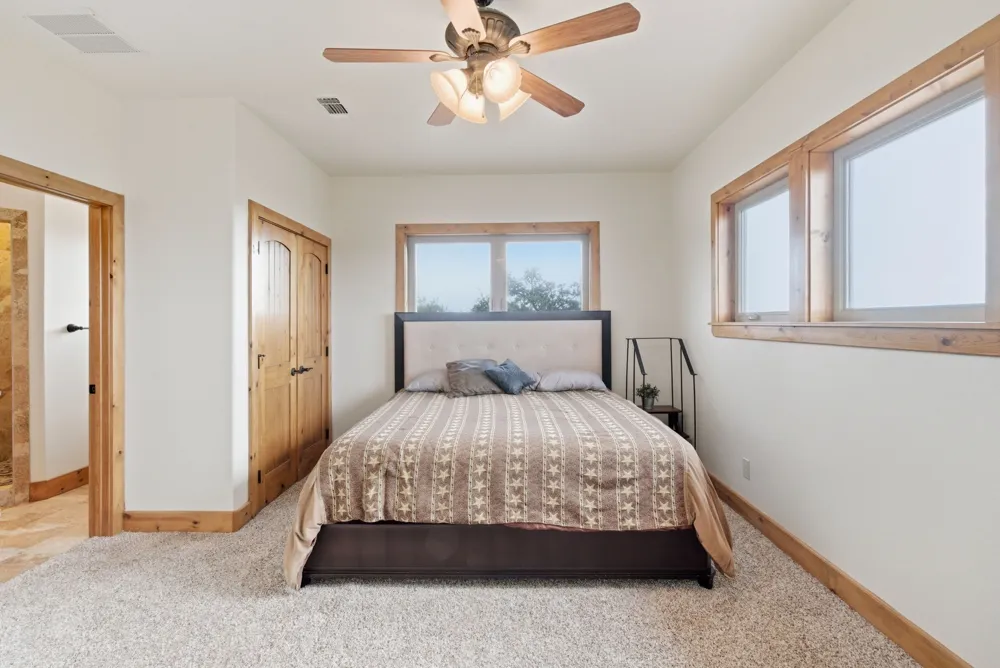 735 Gresham Lane Jacksboro, TX 76458