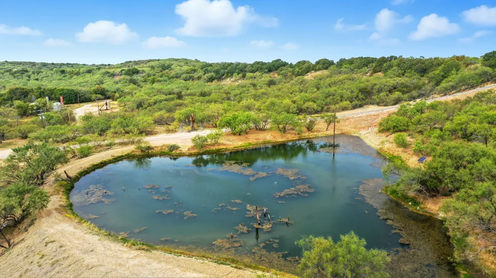 735 Gresham Lane Jacksboro, TX 76458