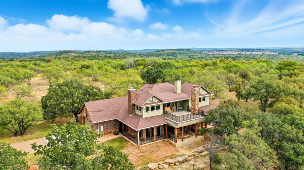 735 Gresham Lane Jacksboro, TX 76458