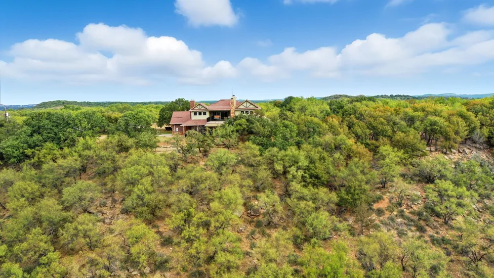 735 Gresham Lane Jacksboro, TX 76458