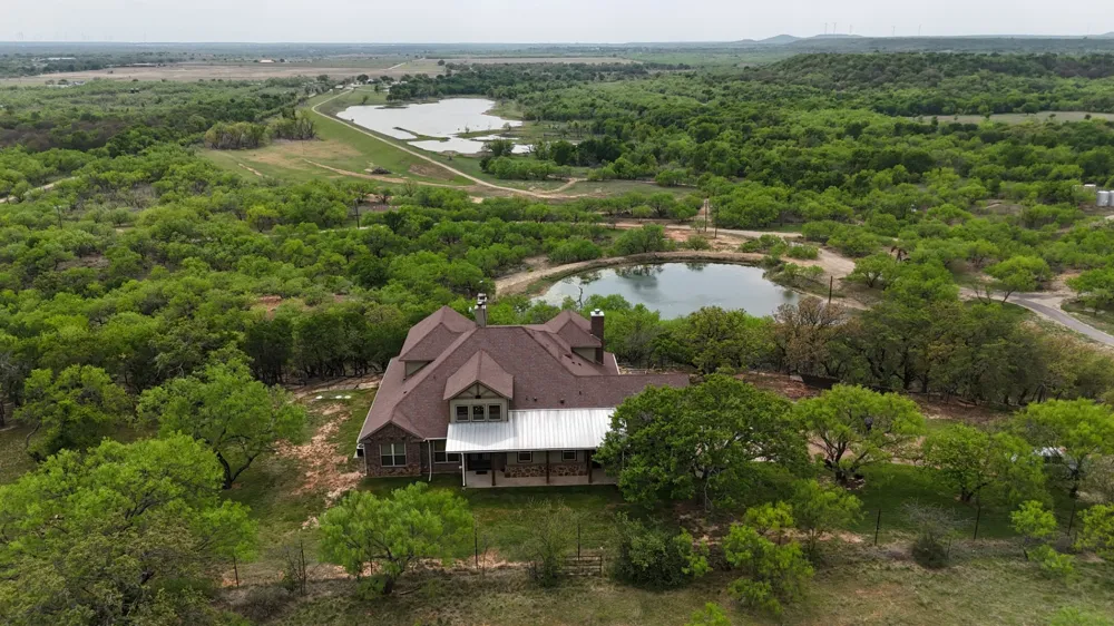 735 Gresham Lane Jacksboro, TX 76458
