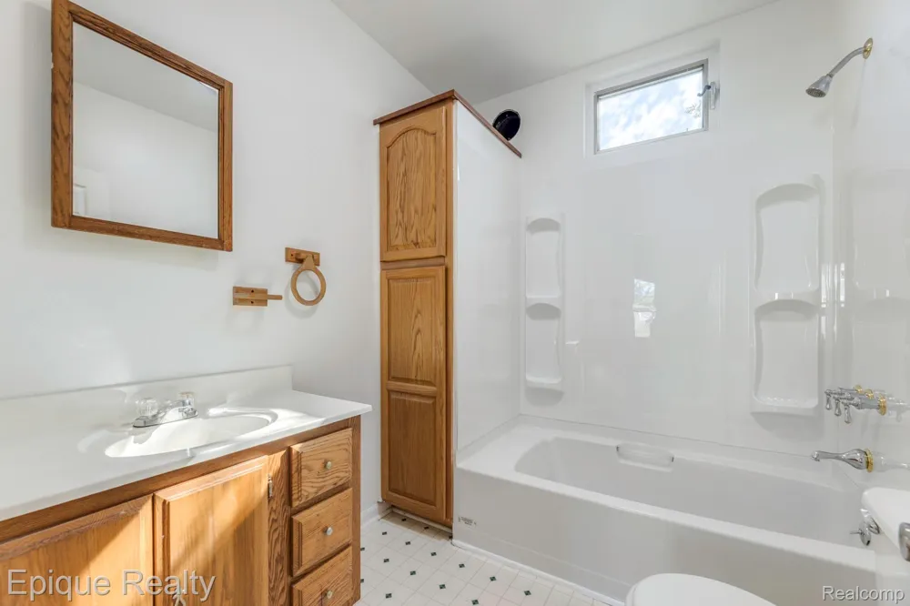 1433 Poplar Street Port Huron City, MI 48060