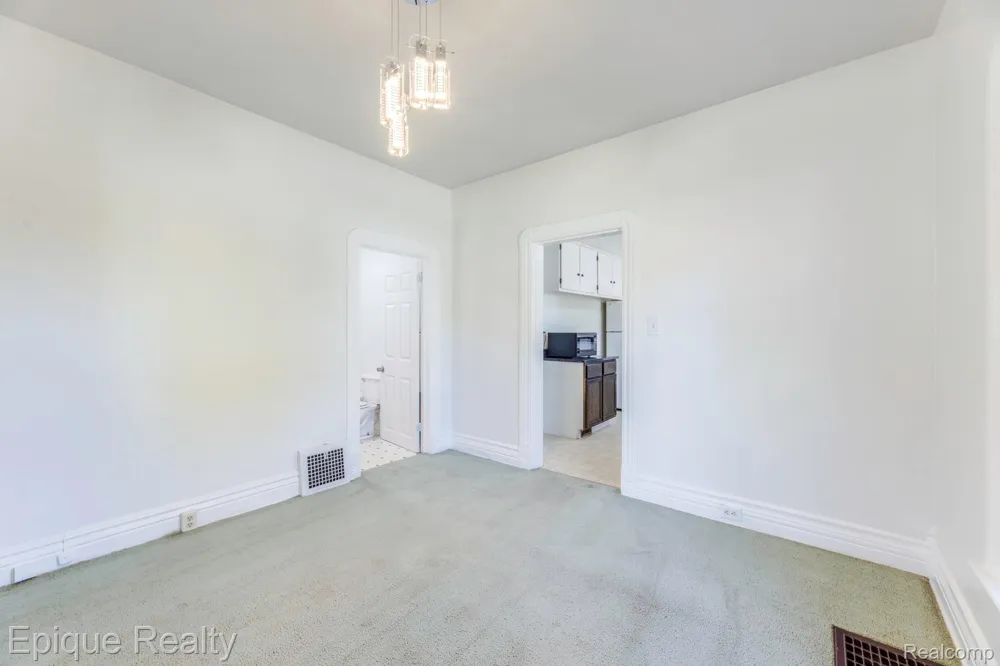 1433 Poplar Street Port Huron City, MI 48060