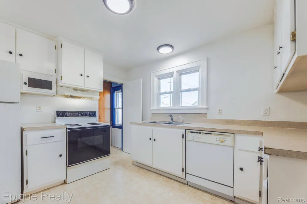 1433 Poplar Street Port Huron City, MI 48060