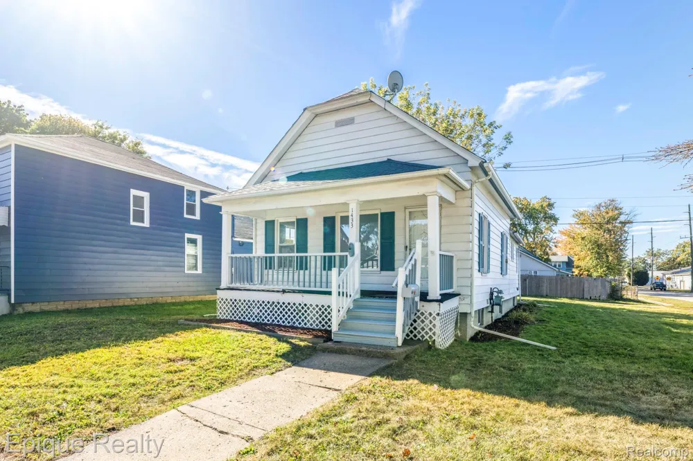 1433 Poplar Street Port Huron City, MI 48060