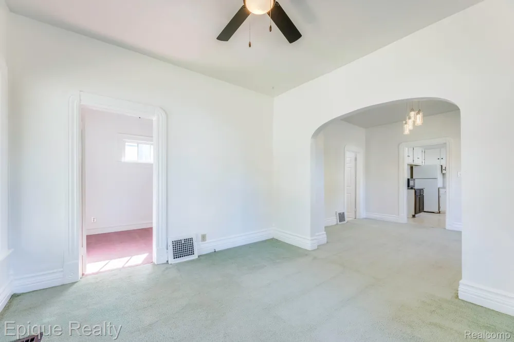 1433 Poplar Street Port Huron City, MI 48060