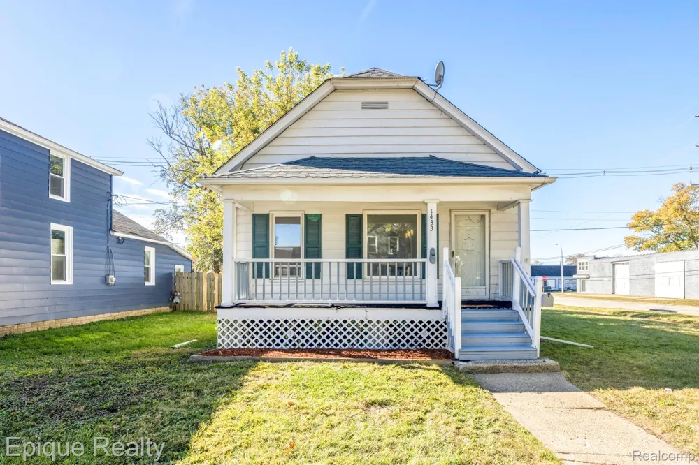 1433 Poplar Street Port Huron City, MI 48060
