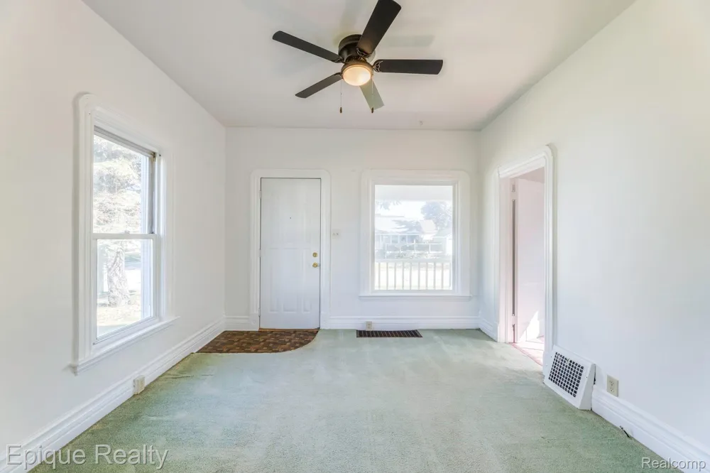 1433 Poplar Street Port Huron City, MI 48060