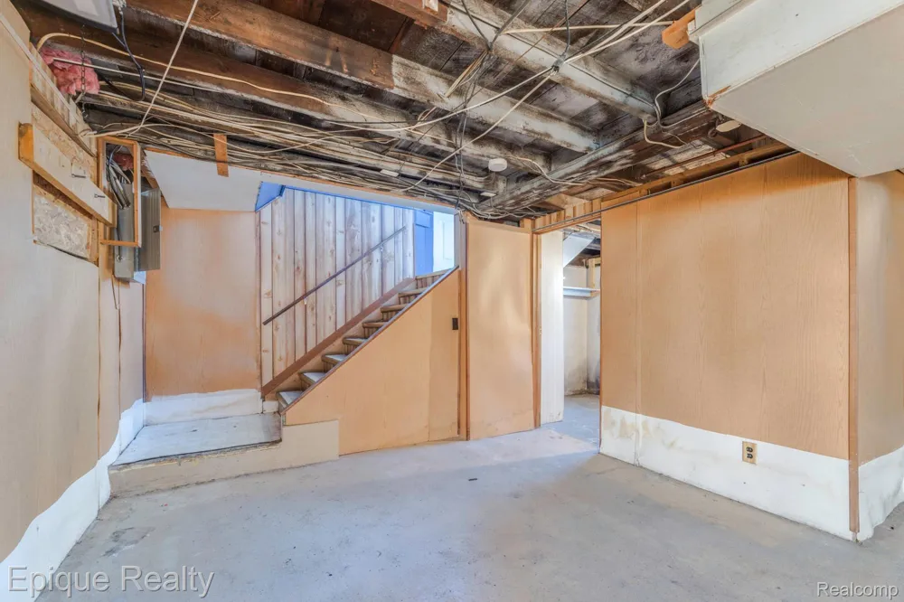 1433 Poplar Street Port Huron City, MI 48060
