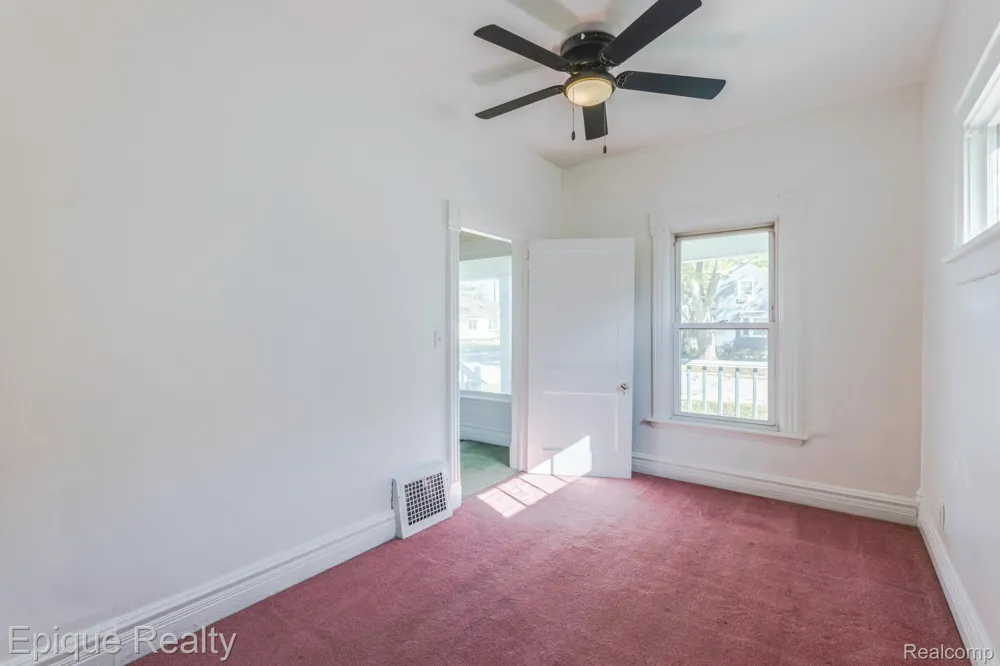 1433 Poplar Street Port Huron City, MI 48060