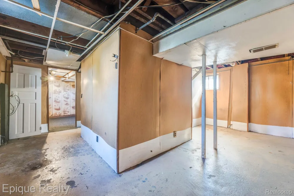 1433 Poplar Street Port Huron City, MI 48060