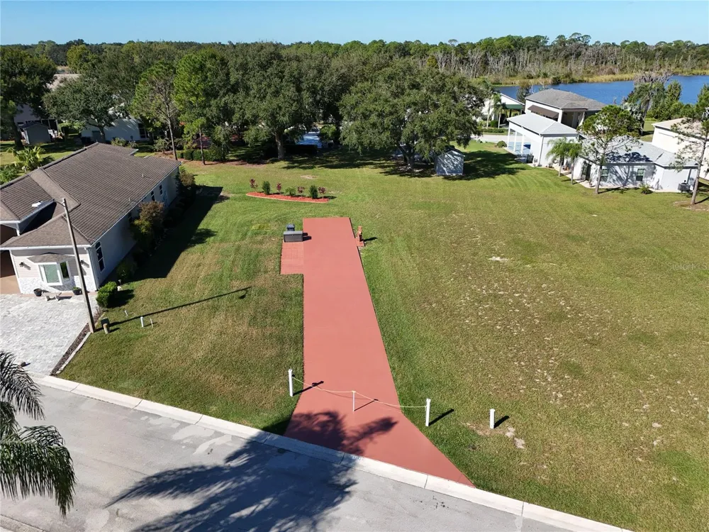 1052 CARAVAN LOOP Polk City, FL 33868