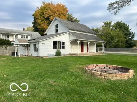 83 E Walnut Street