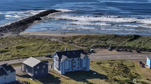 1599 E Ocean Shores Boulevard #3