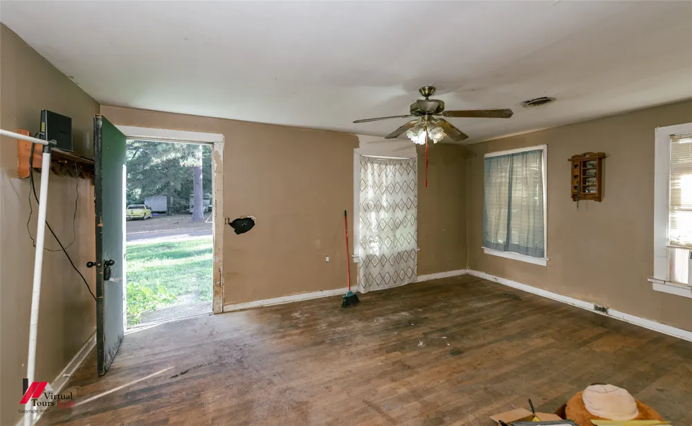 206 North Street Springhill, LA 71075