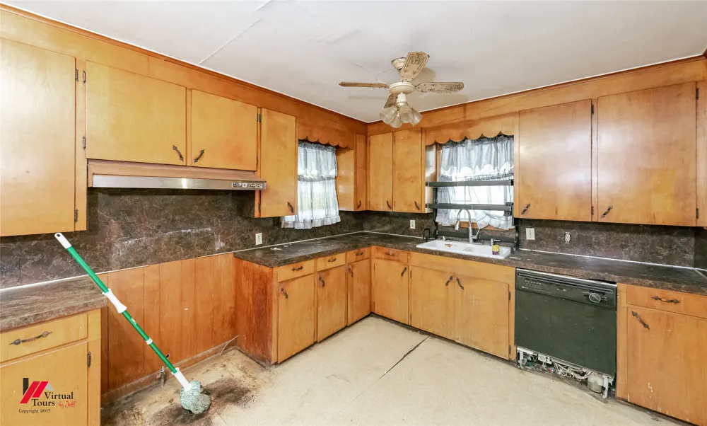 206 North Street Springhill, LA 71075