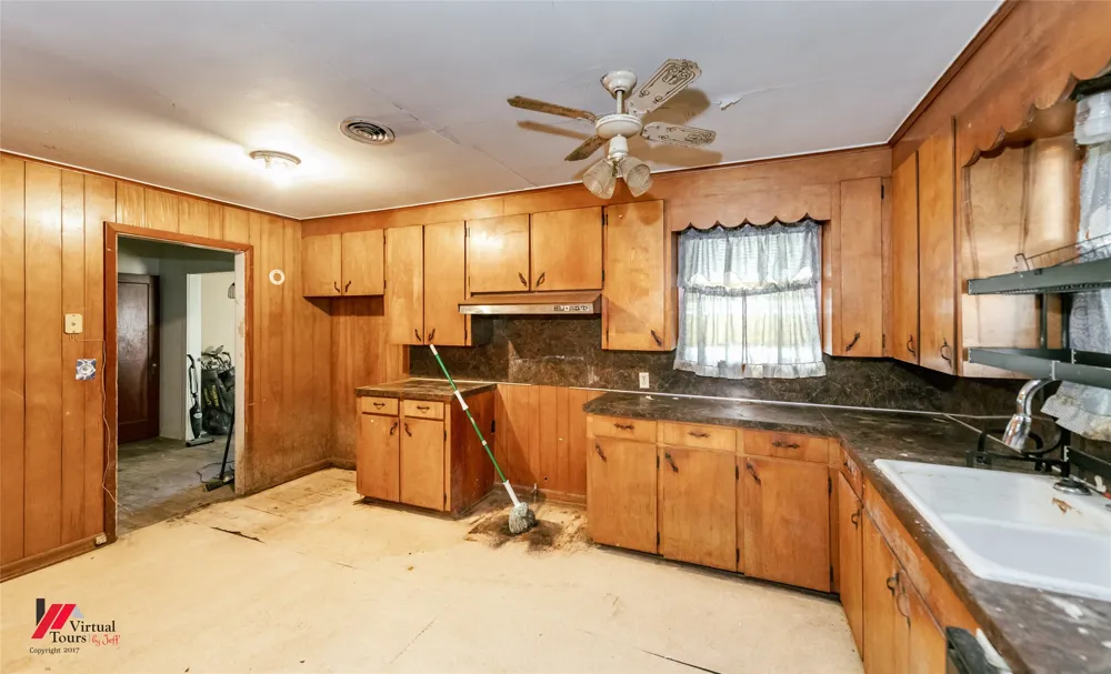 206 North Street Springhill, LA 71075