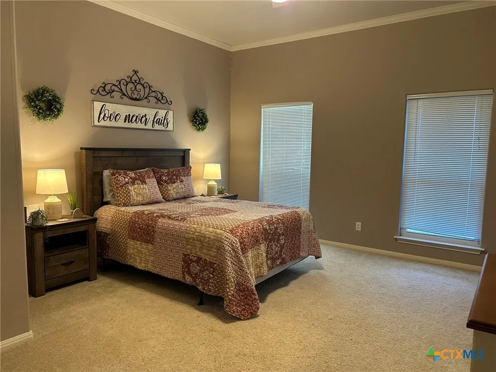 1912 Seminole Trail Dale, TX 78616