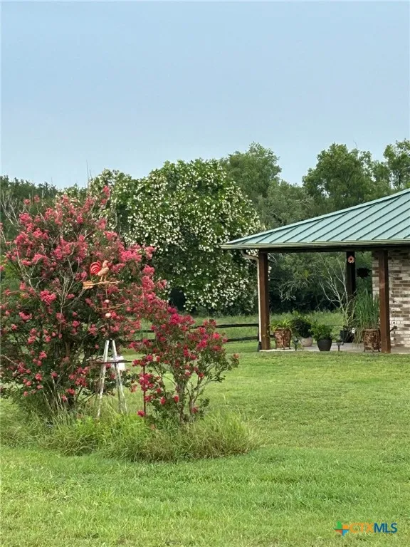 1912 Seminole Trail Dale, TX 78616