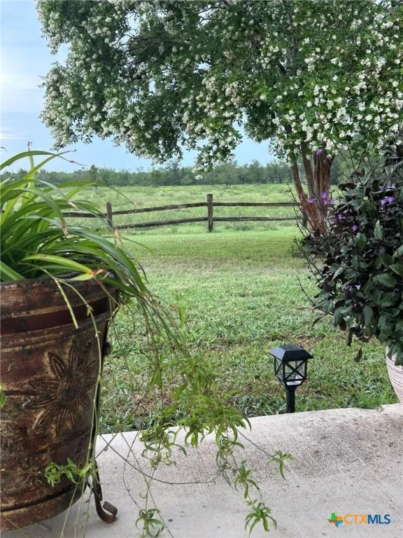 1912 Seminole Trail Dale, TX 78616