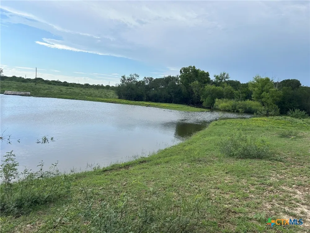 1912 Seminole Trail Dale, TX 78616