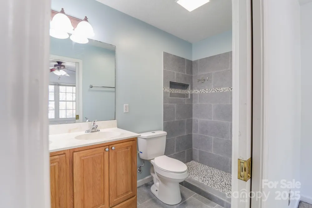 16 Aberdeen Drive Arden, NC 28704
