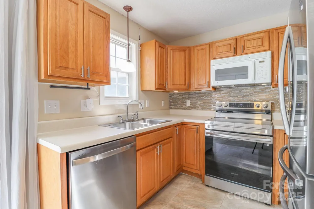 16 Aberdeen Drive Arden, NC 28704