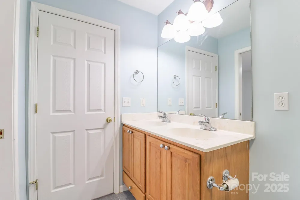 16 Aberdeen Drive Arden, NC 28704