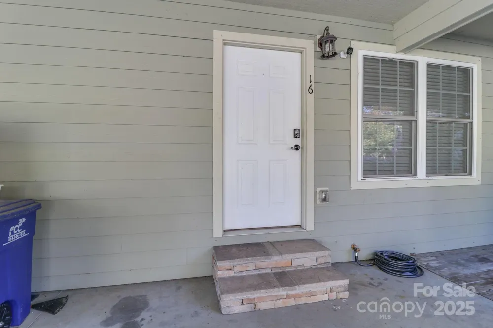 16 Aberdeen Drive Arden, NC 28704
