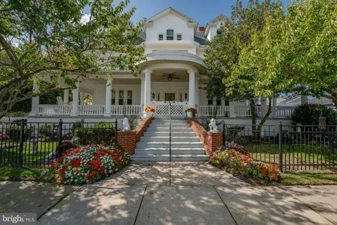 216 E FERN ROAD