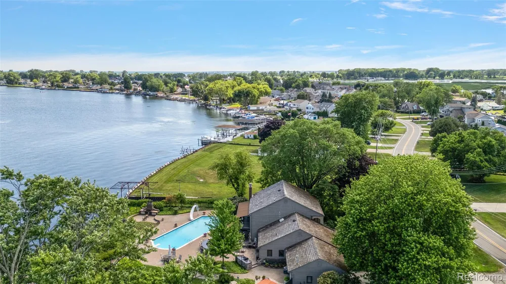 39196 Lakeshore Drive Harrison Charter Township, MI 48045