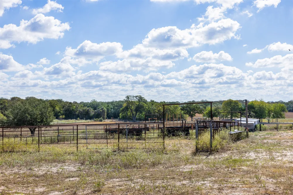 2135 Mule Creek Road Harwood, TX 78632