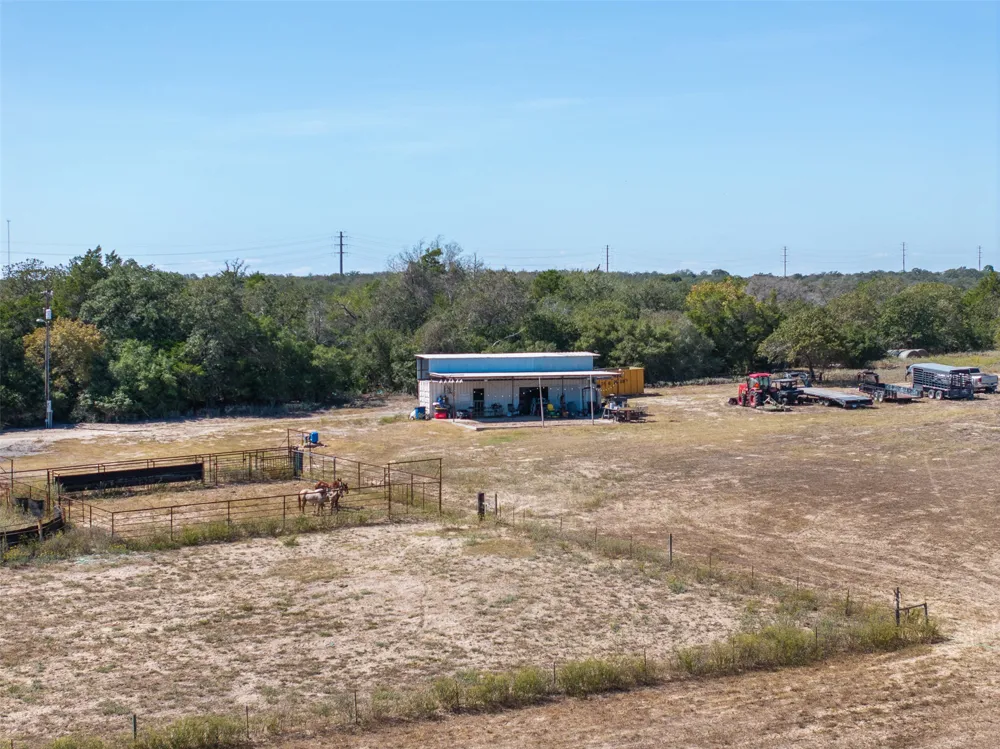 2135 Mule Creek Road Harwood, TX 78632