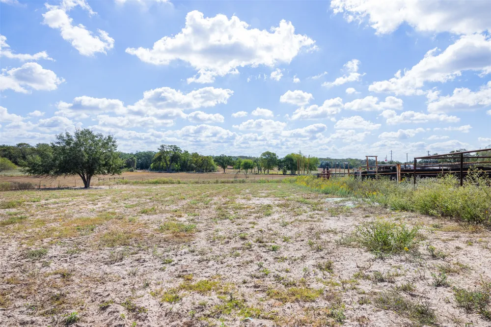 2135 Mule Creek Road Harwood, TX 78632