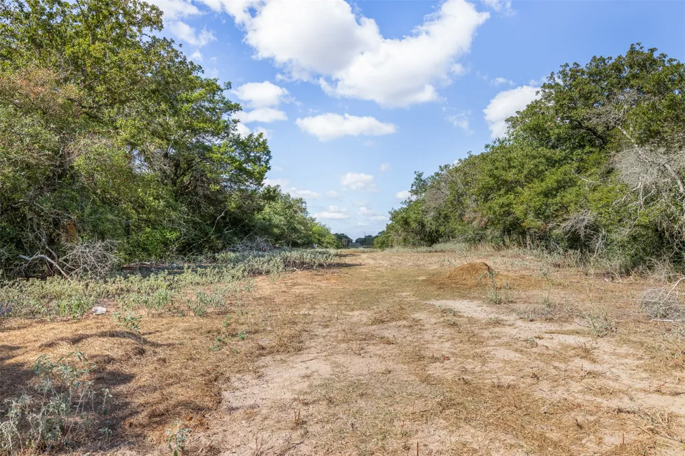 2135 Mule Creek Road Harwood, TX 78632