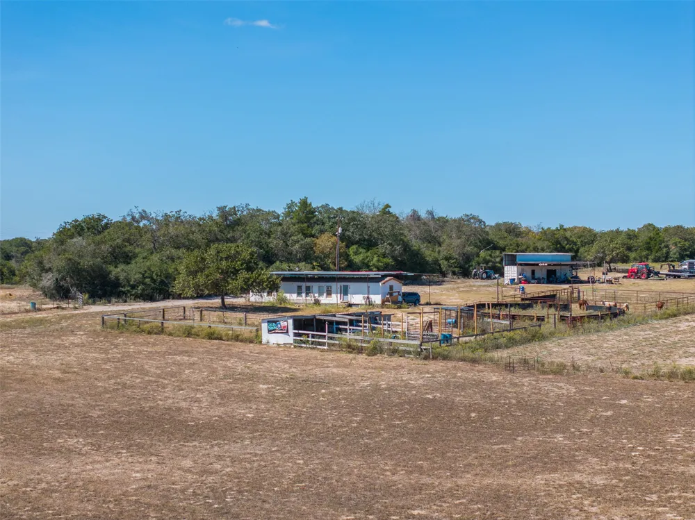 2135 Mule Creek Road Harwood, TX 78632