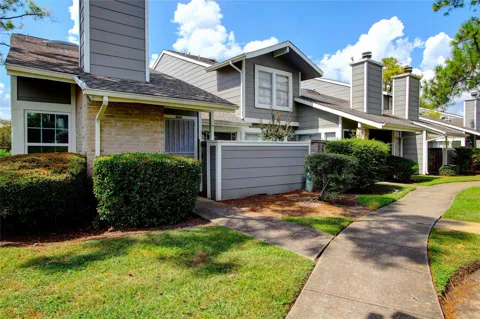 12220 Coppertree Lane