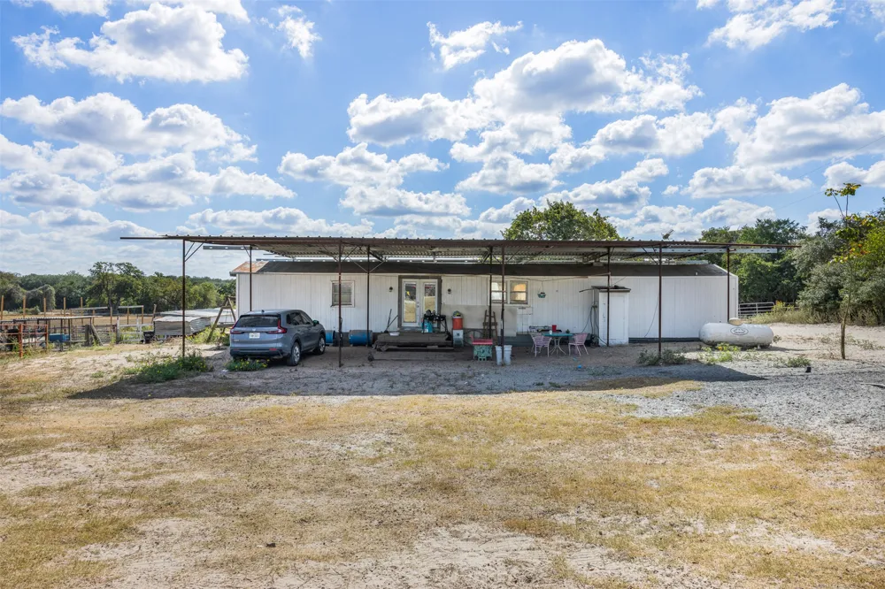 2135 Mule Creek Road Harwood, TX 78632