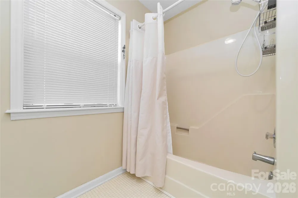 110 Lakeview Court Brevard, NC 28712