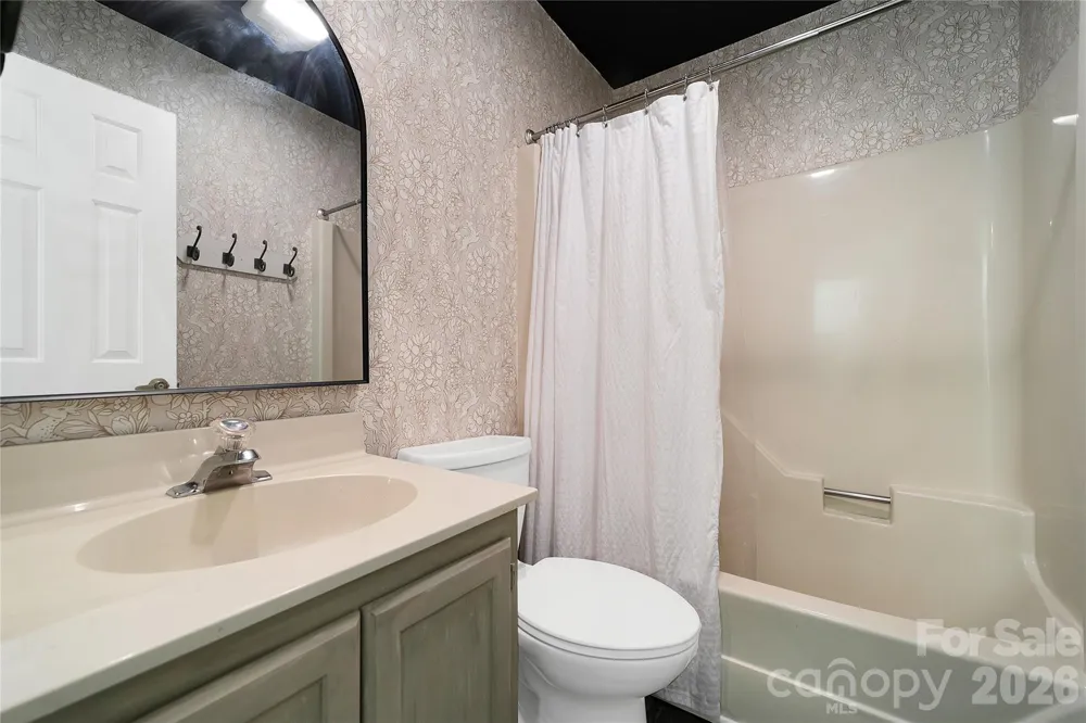 110 Lakeview Court Brevard, NC 28712