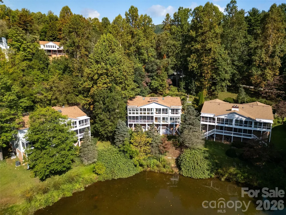 110 Lakeview Court Brevard, NC 28712