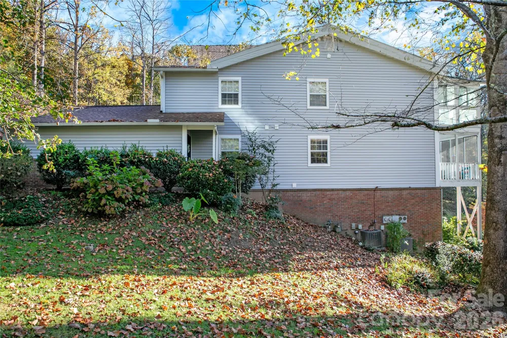 110 Lakeview Court Brevard, NC 28712