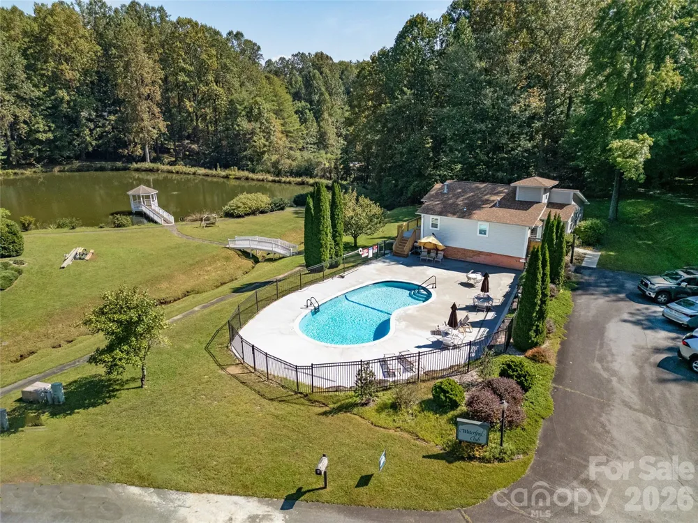 110 Lakeview Court Brevard, NC 28712